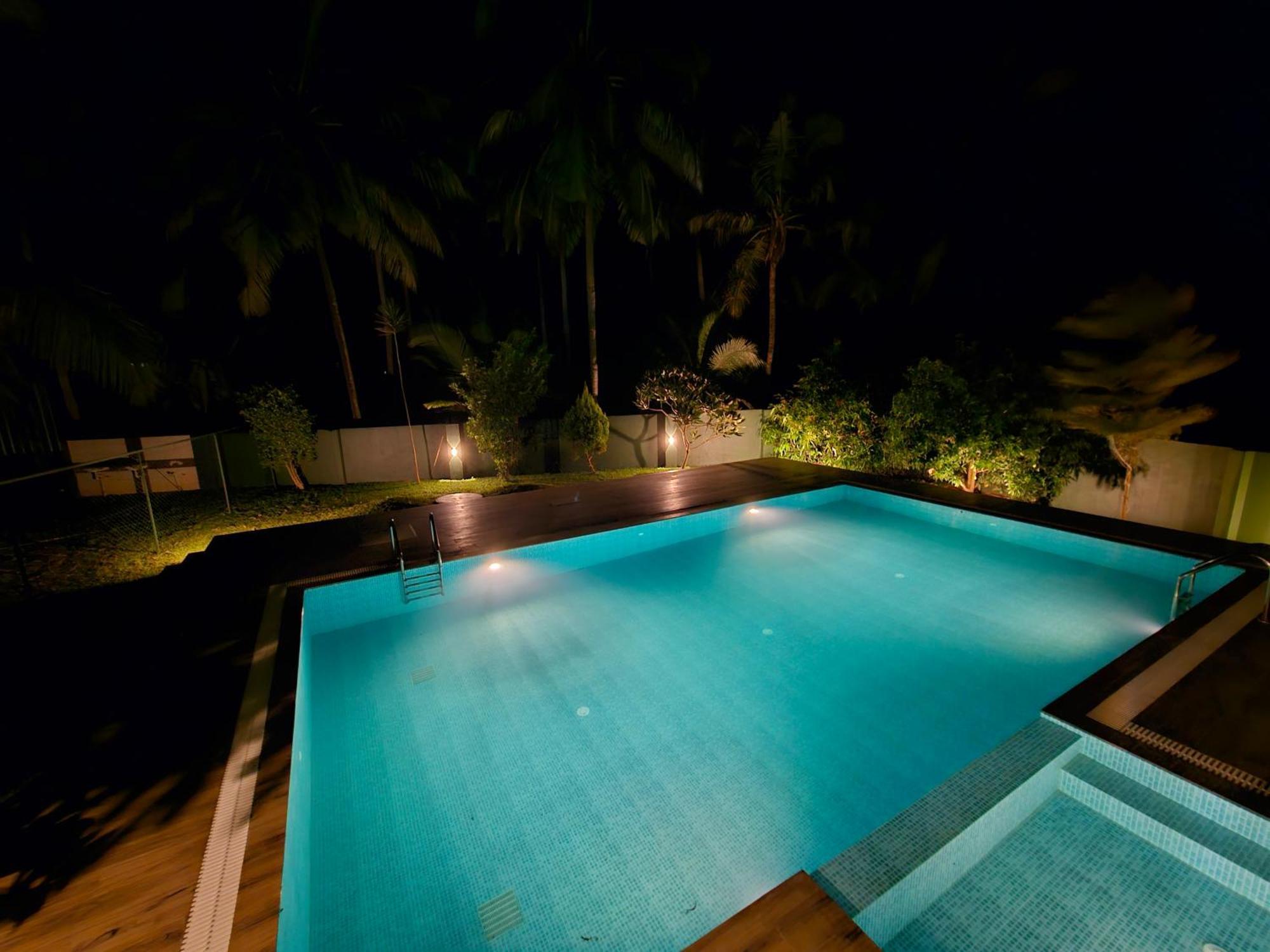 Pollāchi Hotel Gopalapuram International מראה חיצוני תמונה