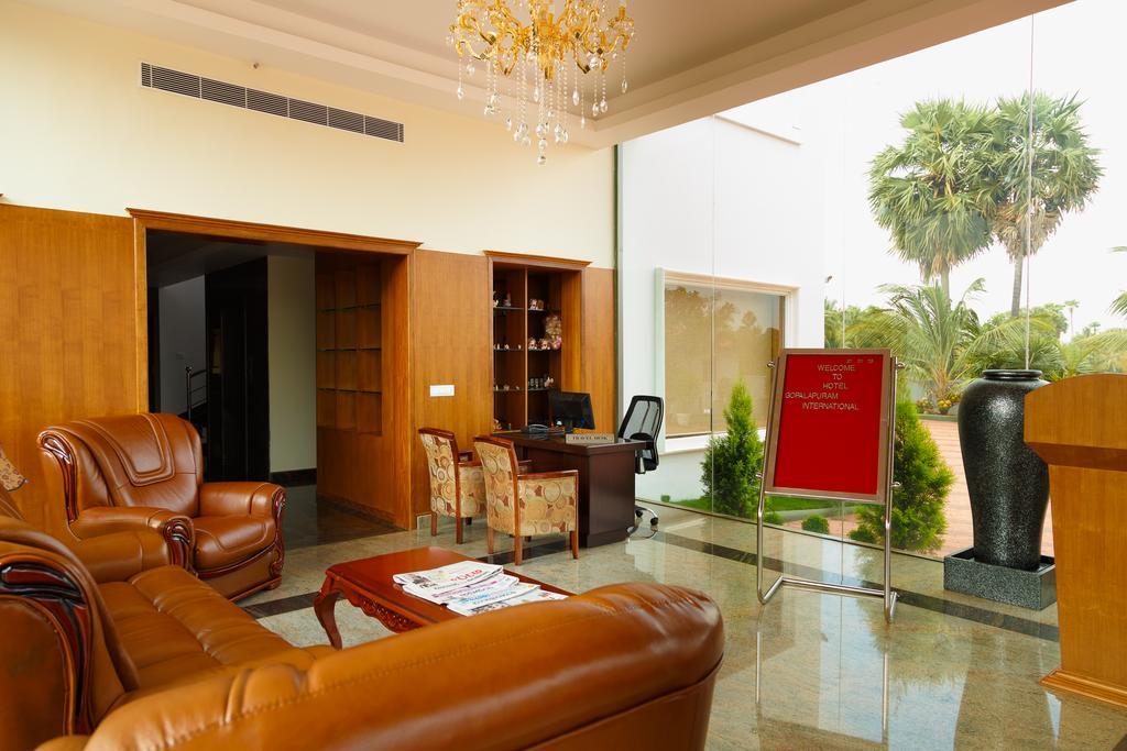 Pollāchi Hotel Gopalapuram International מראה חיצוני תמונה