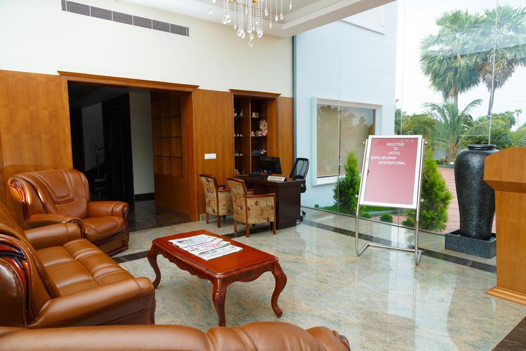 Pollāchi Hotel Gopalapuram International מראה חיצוני תמונה