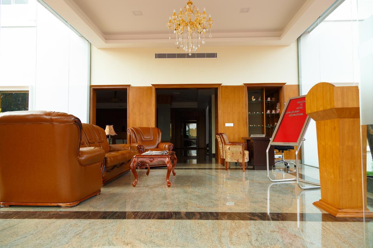 Pollāchi Hotel Gopalapuram International מראה חיצוני תמונה