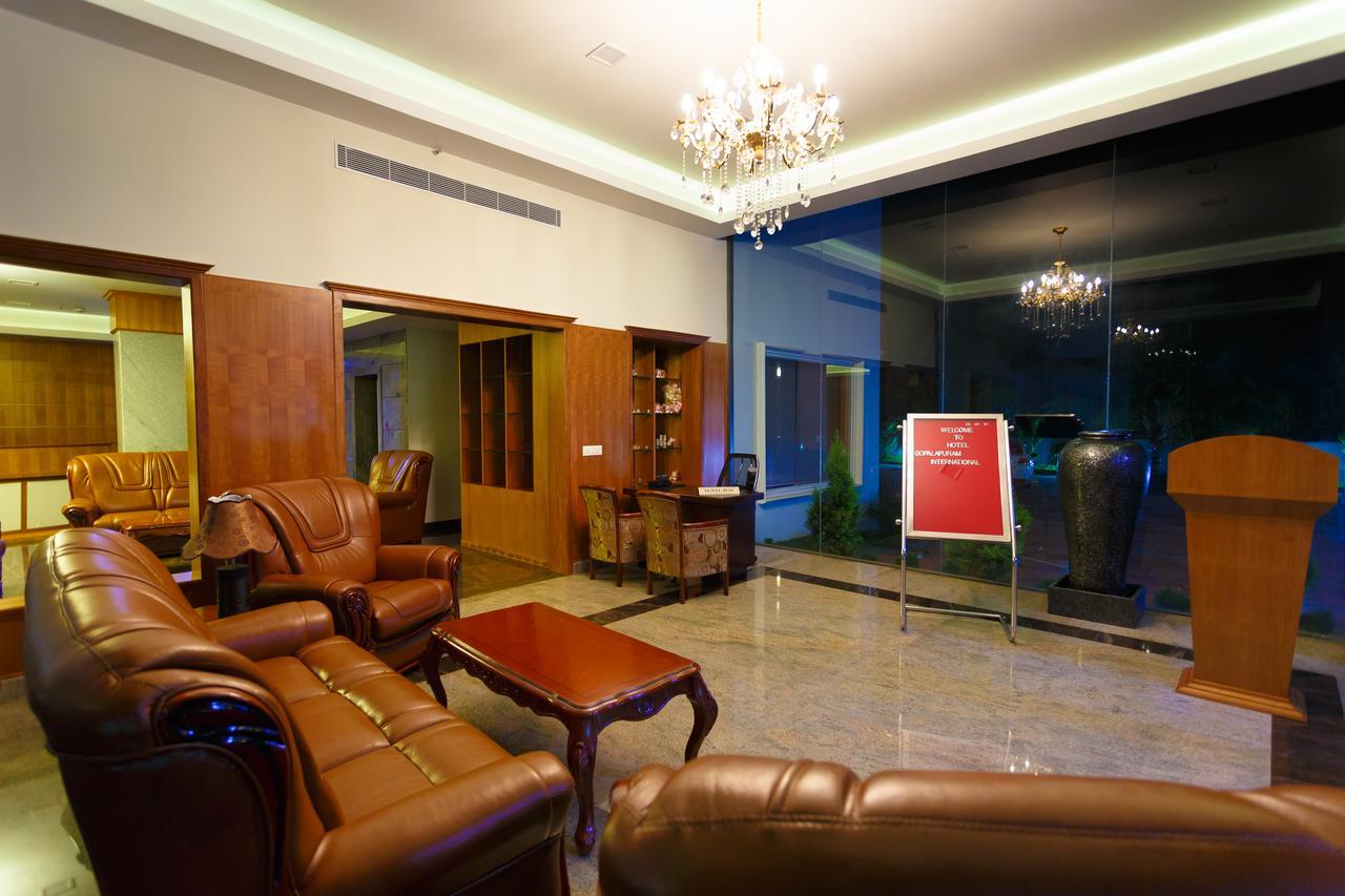 Pollāchi Hotel Gopalapuram International מראה חיצוני תמונה
